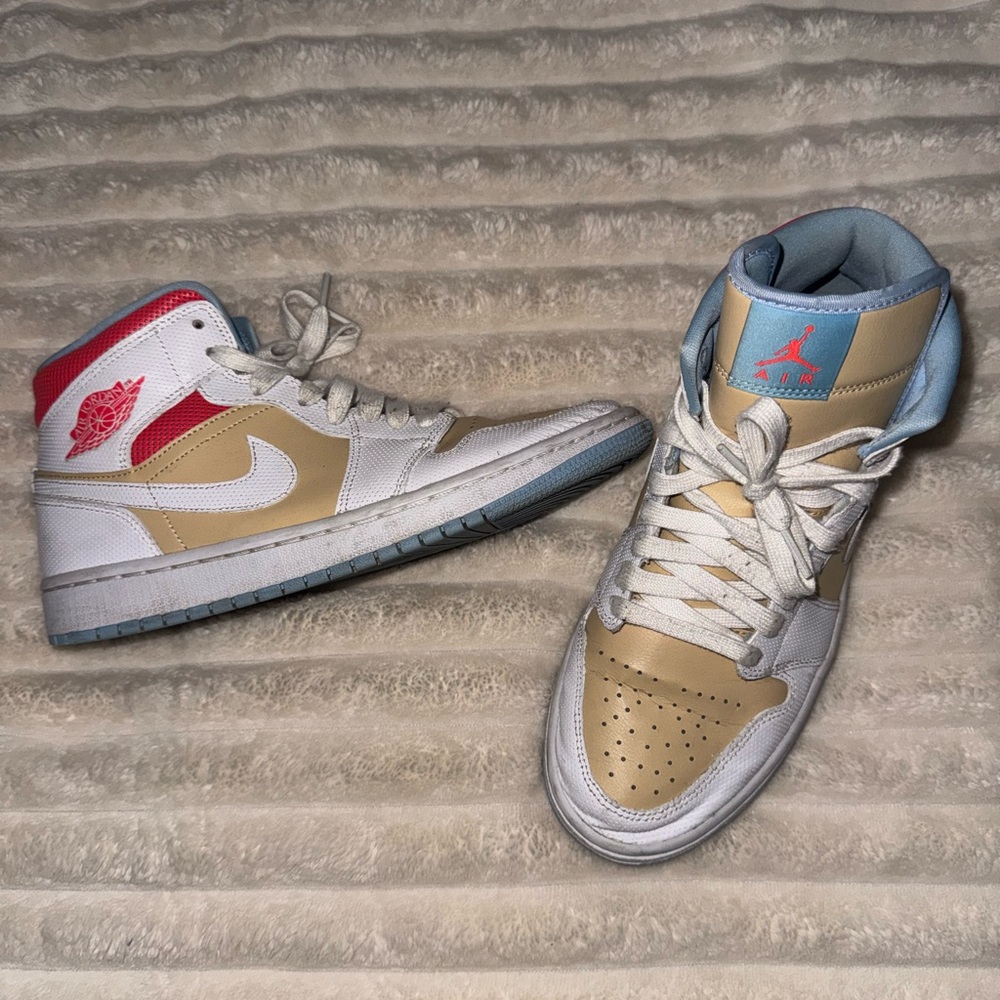 Jordan 1 Mid SE "Sesame" sneakers Women’s 10/Mens 8.5